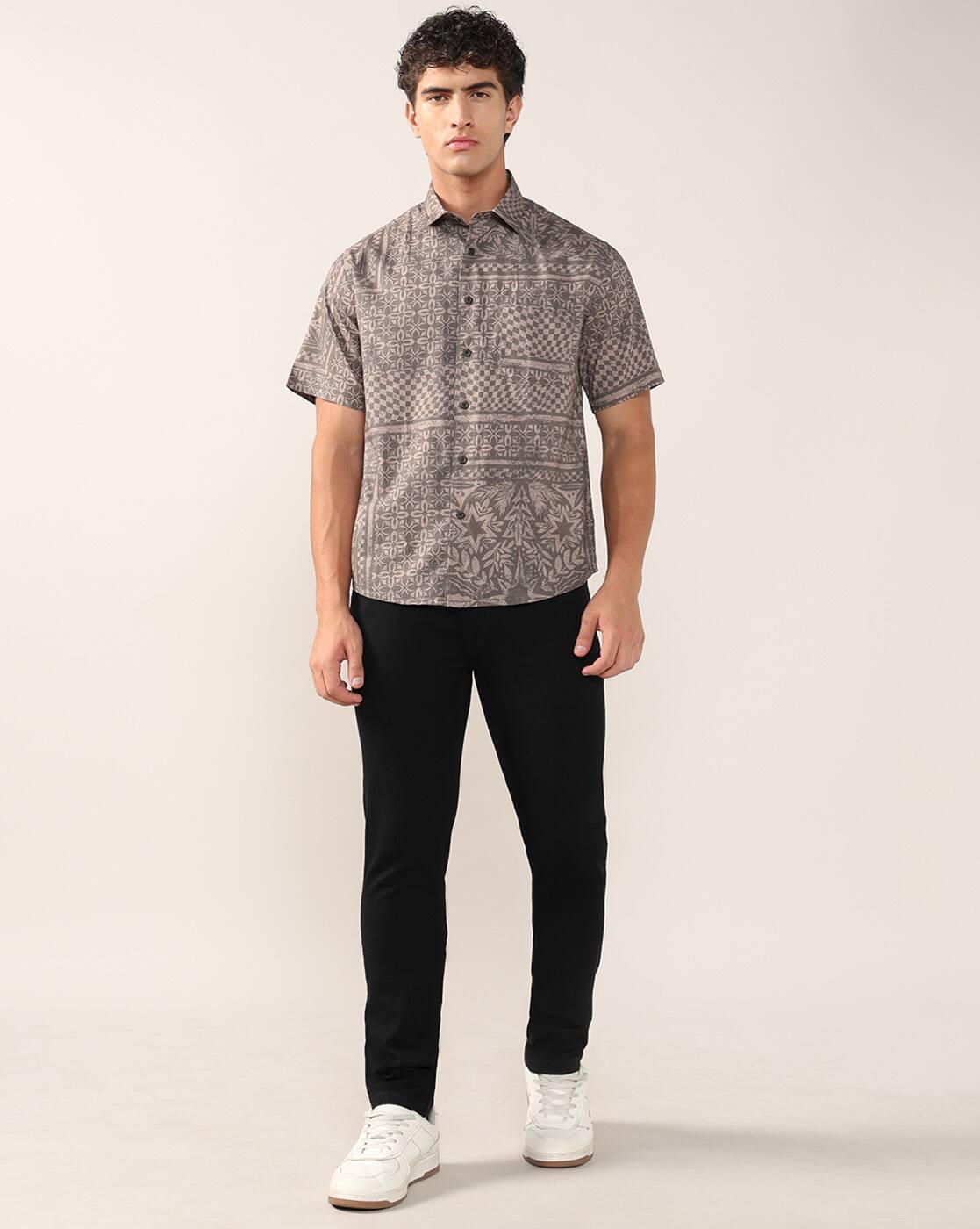 Men Geometric Print Regular Fit Shirt with Patch Pocket