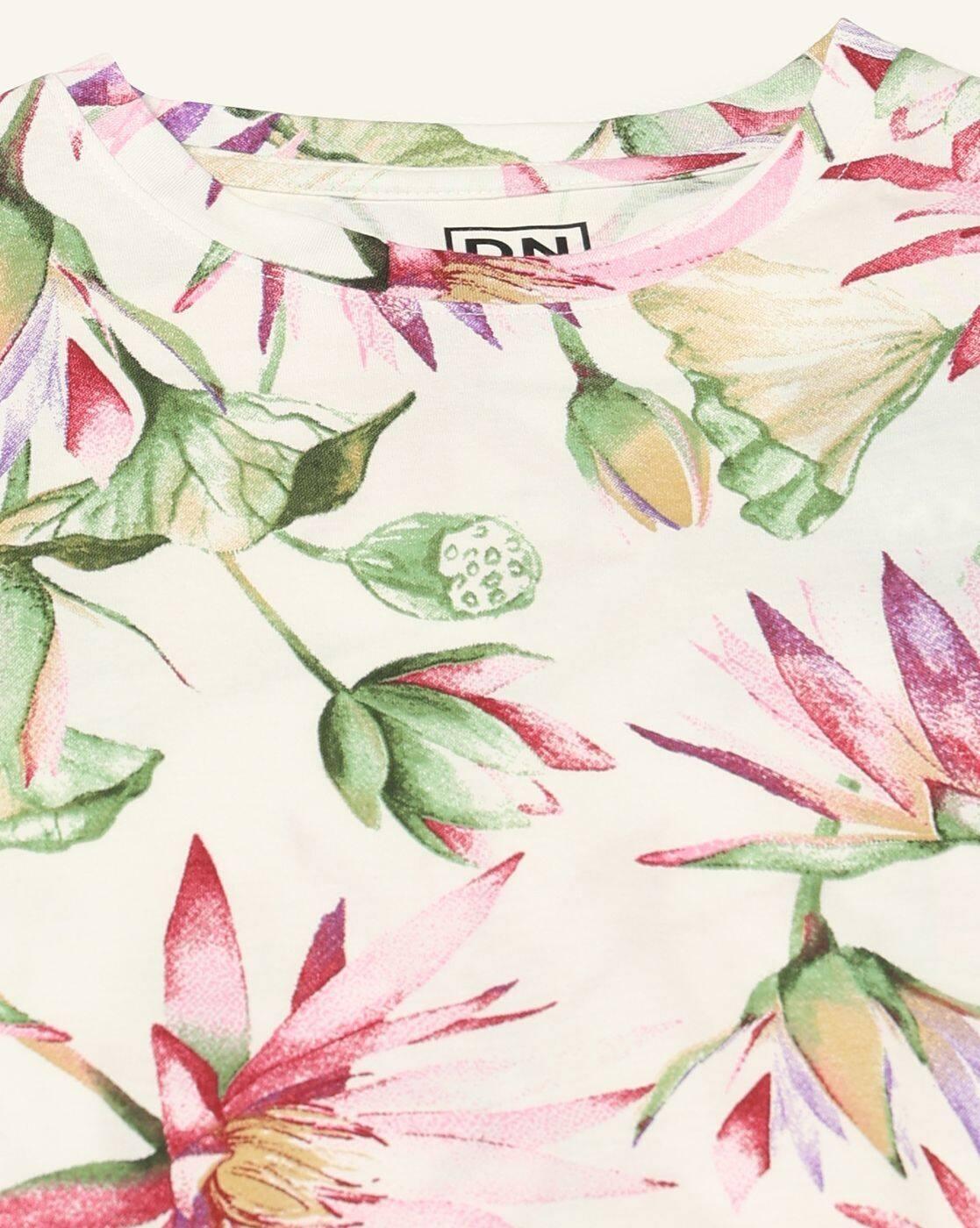 Women Floral Print Regular Fit Crew-Neck T-Shirt