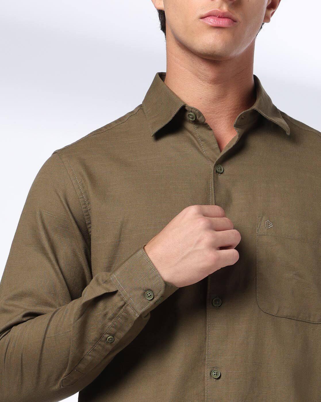 Men Slim Fit Shirt with Patch Pocket