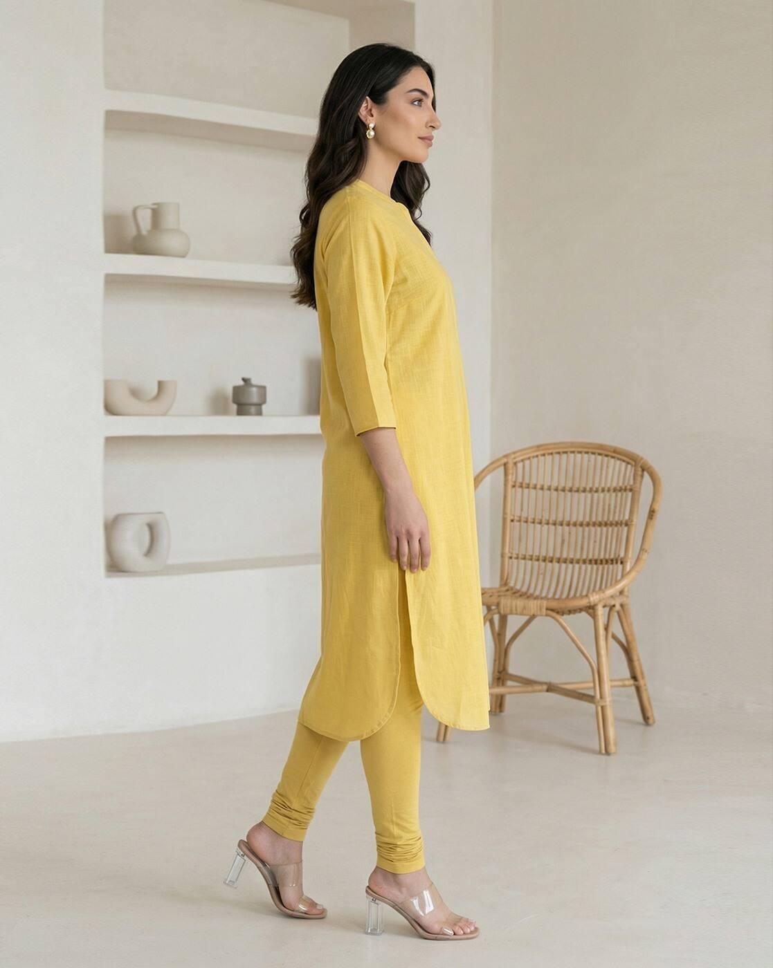 Women Thread Embroidered Cotton Straight Kurta
