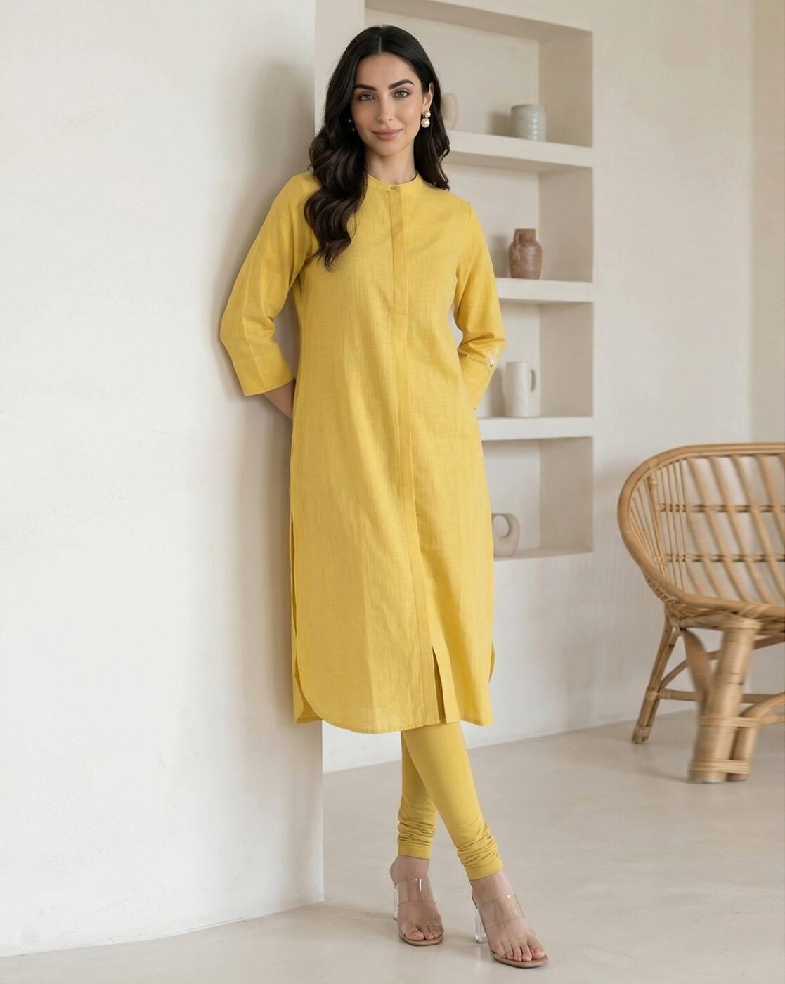Women Thread Embroidered Cotton Straight Kurta