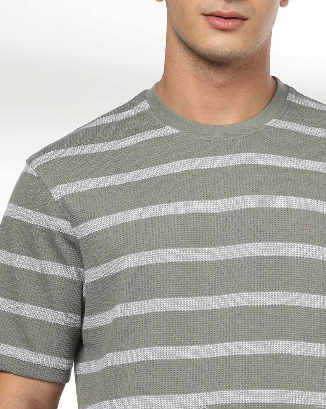 Men Striped Regular Fit Crew-Neck T-Shirt