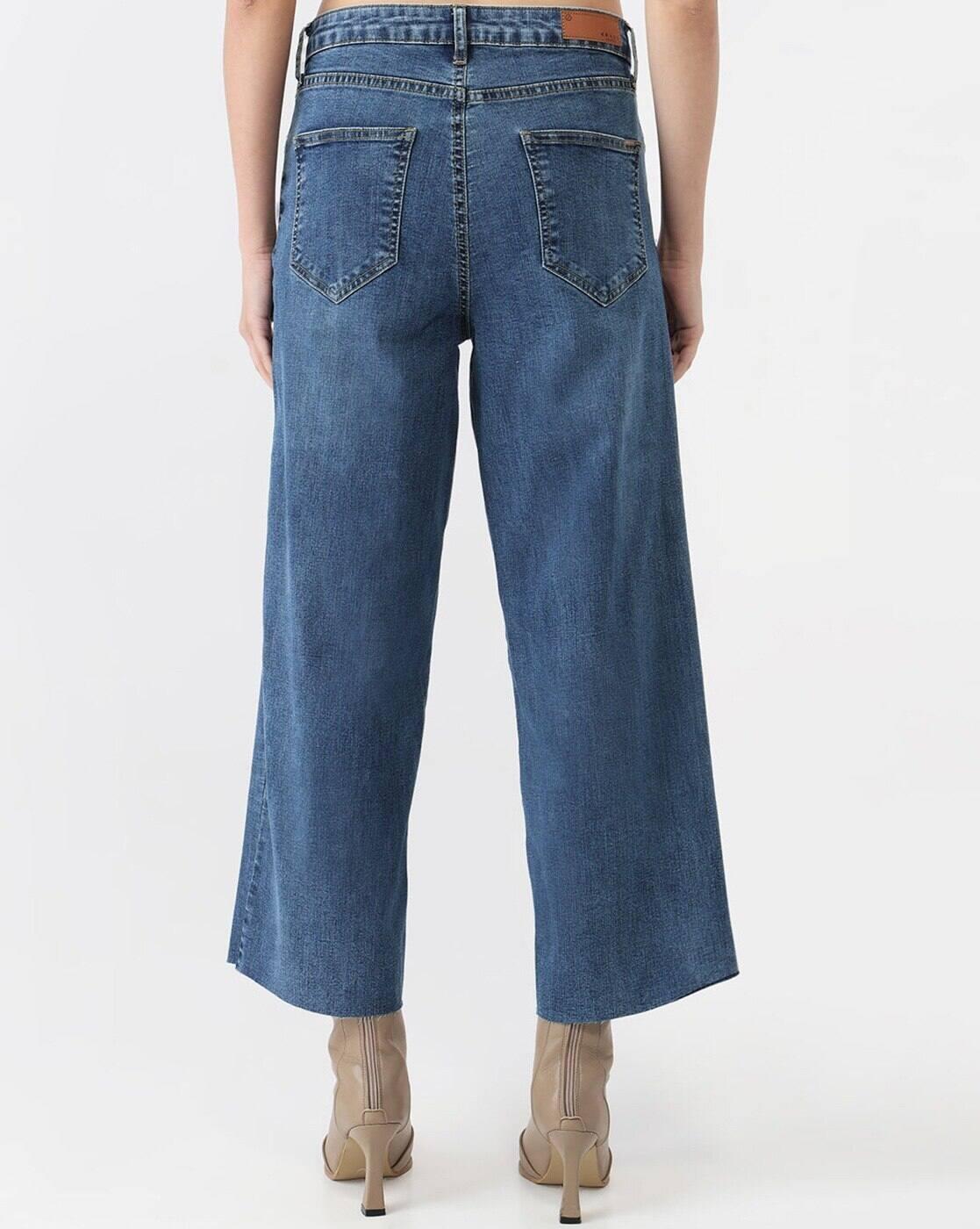 Women High-Rise Relaxed Fit Jeans
