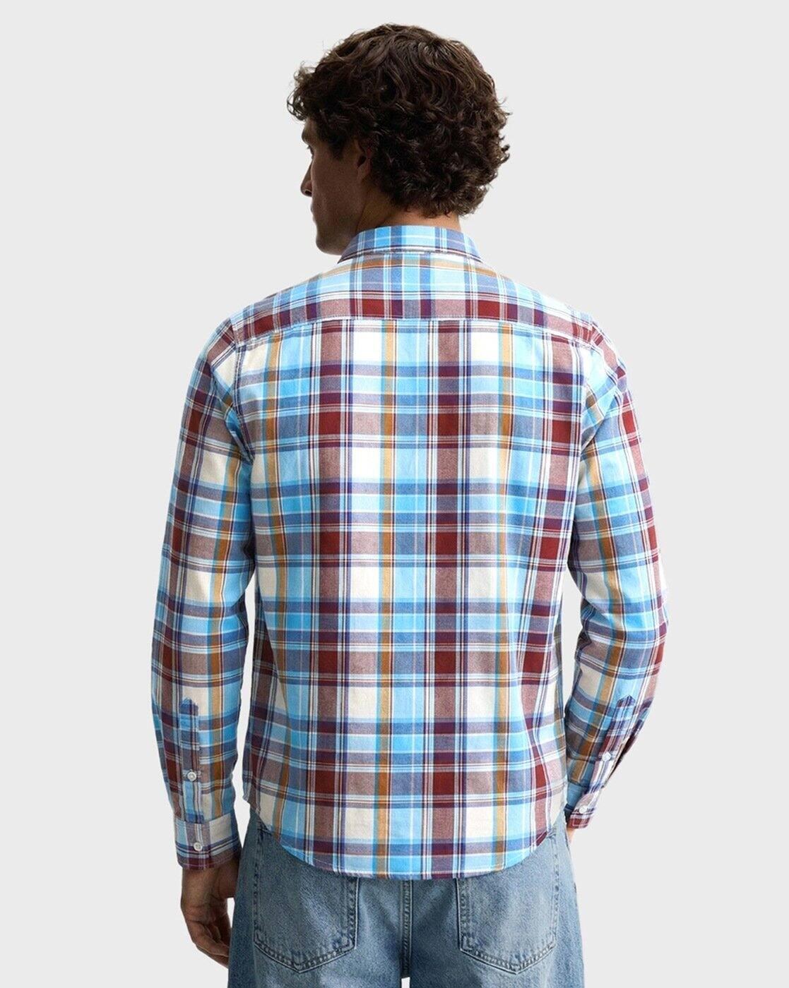 Men Checked Slim Fit Casual Shirt