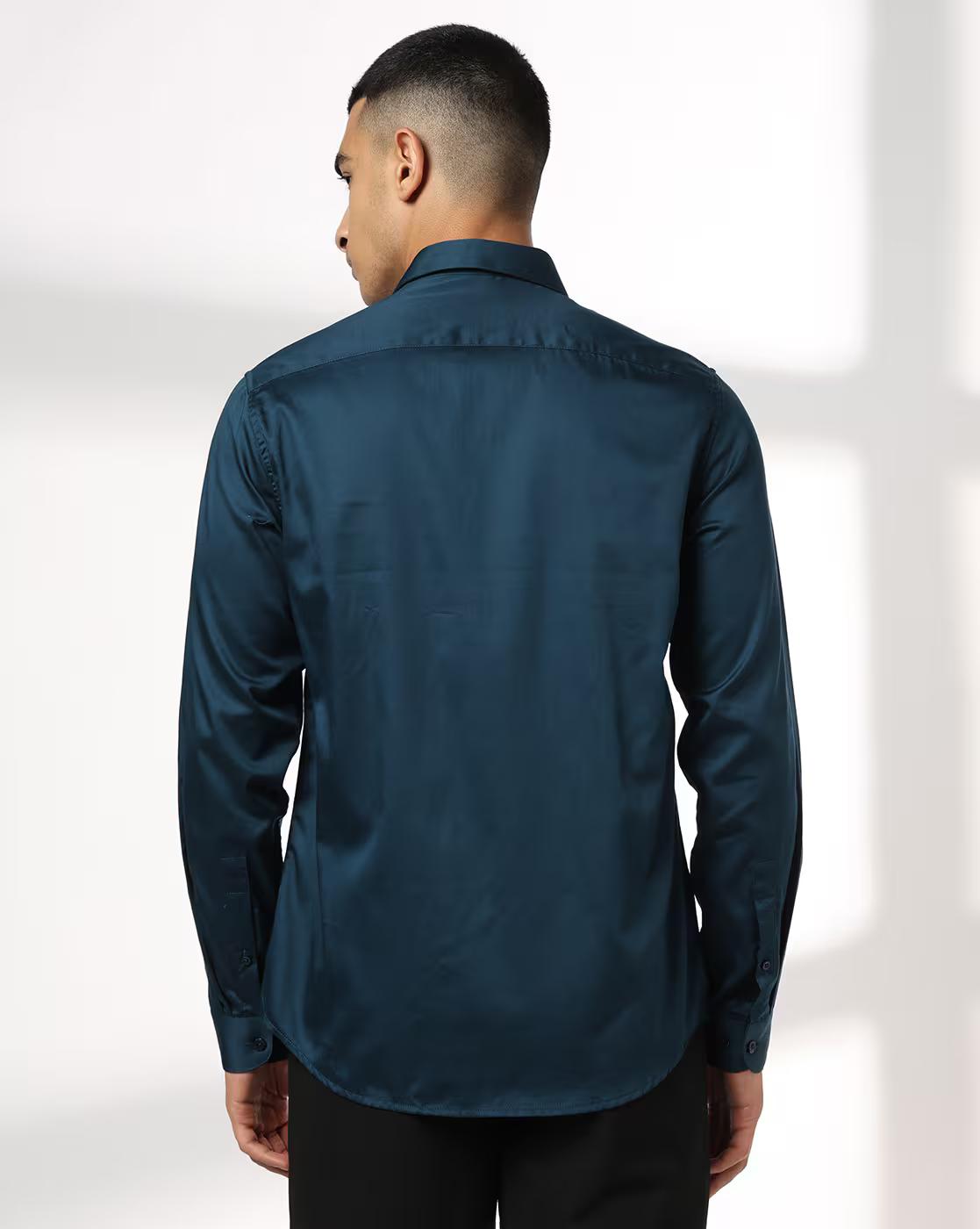 Men Slim Fit Shirt with Patch Pocket