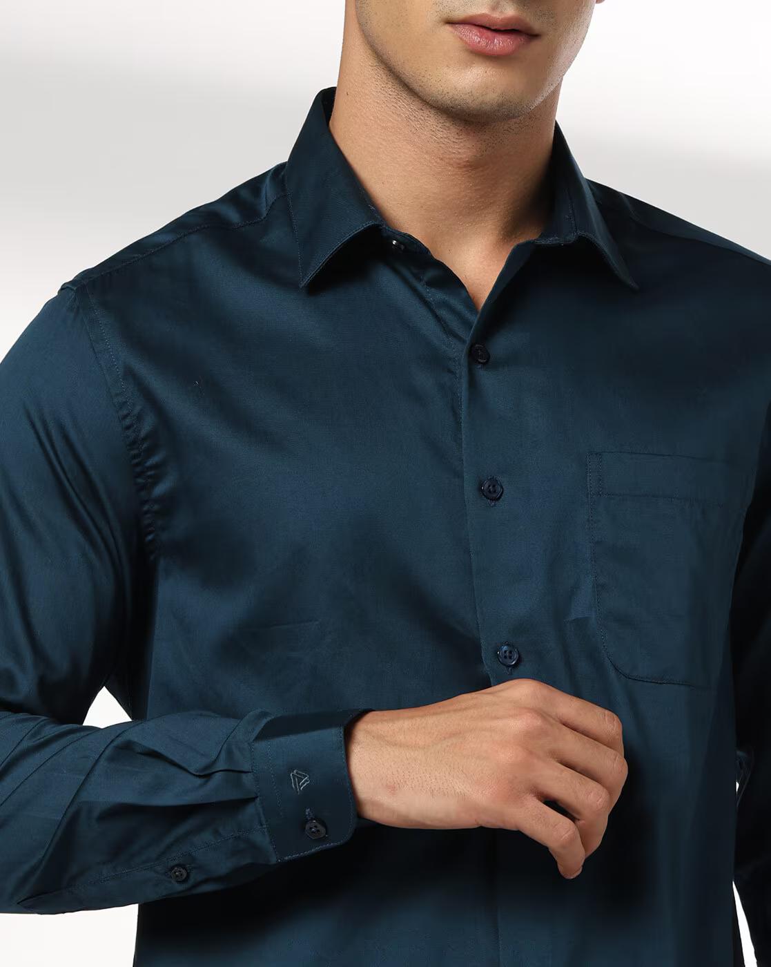 Men Slim Fit Shirt with Patch Pocket