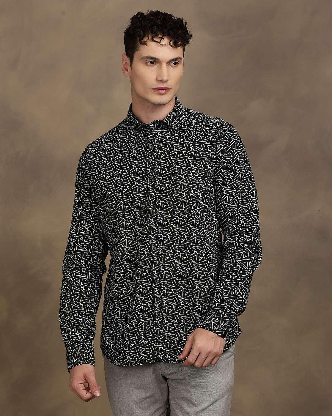 Men Printed Slim Fit Shirt with Patch Pocket