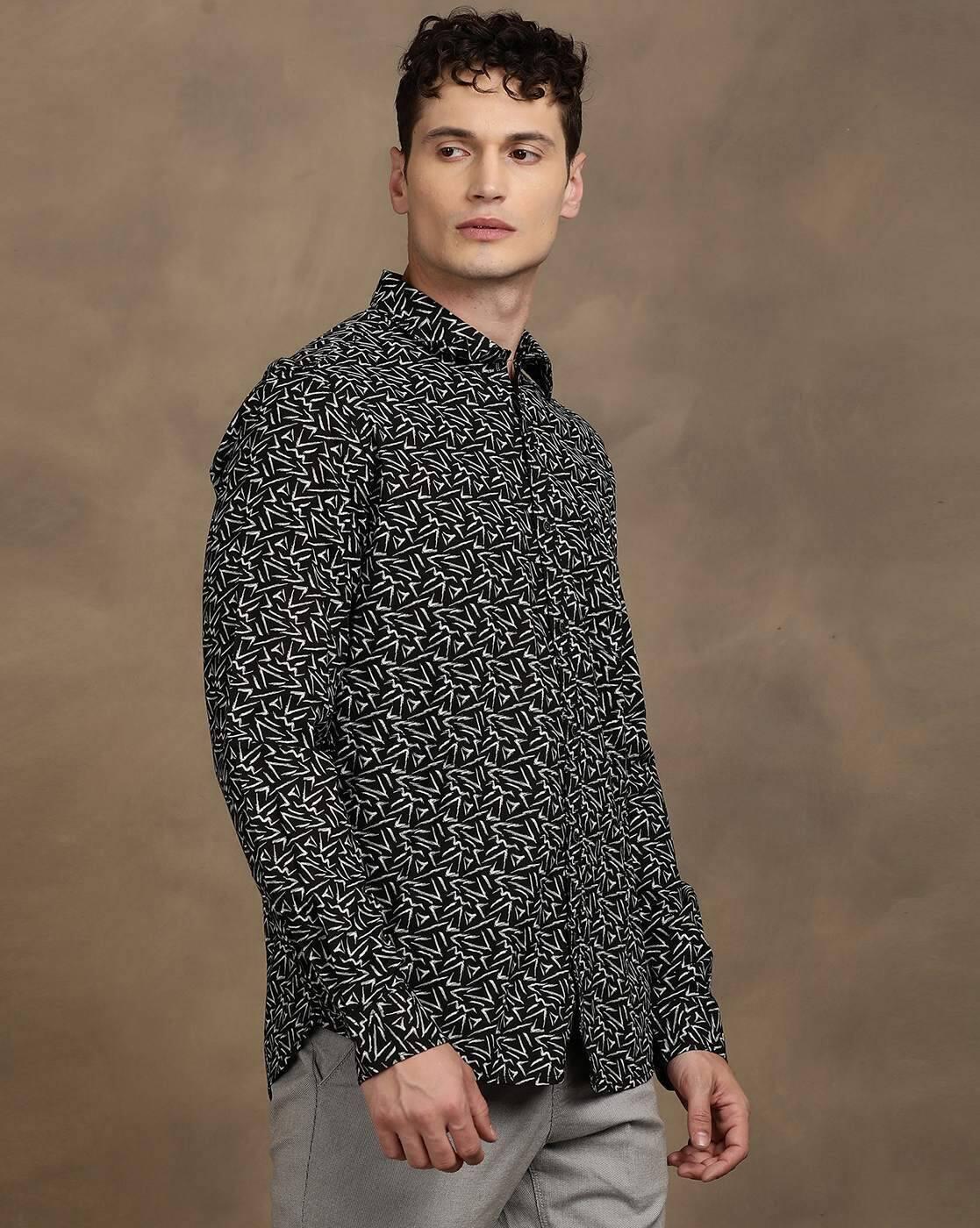 Men Printed Slim Fit Shirt with Patch Pocket