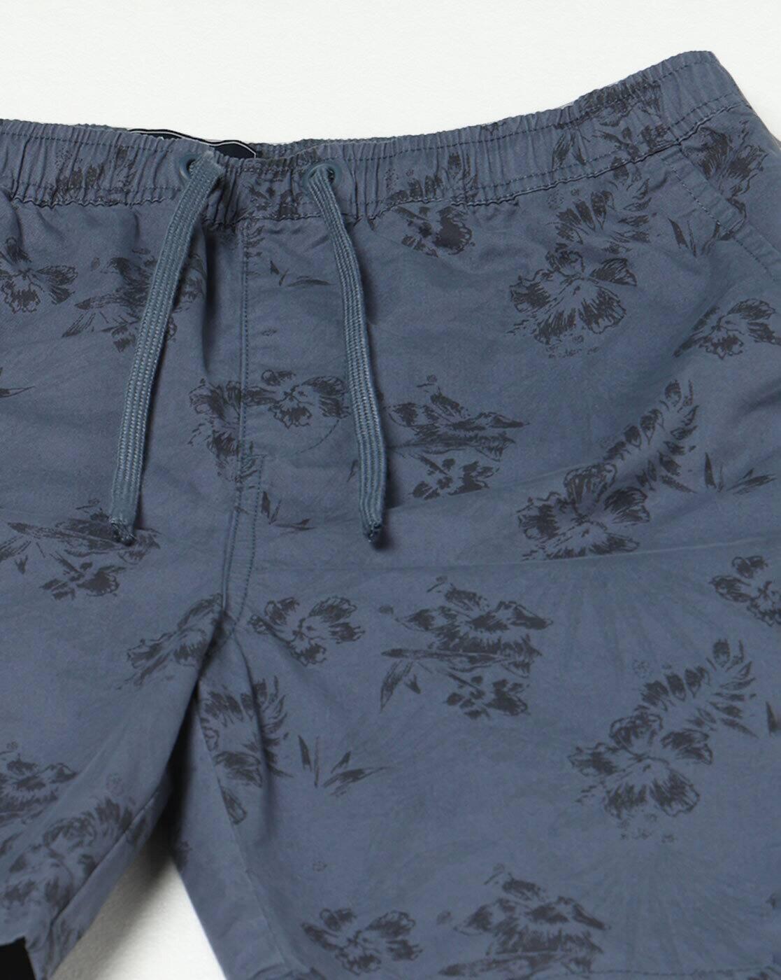 Men Floral Print Slim Fit Shorts