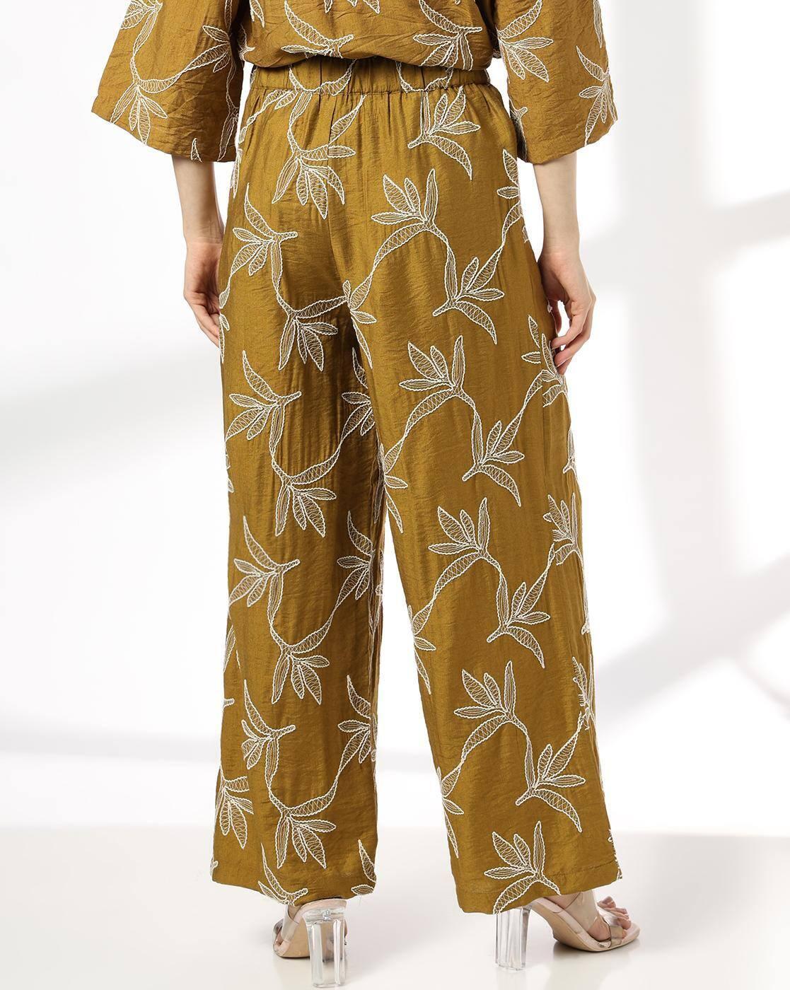Women Embroidered Wide-Leg Pleated Pants