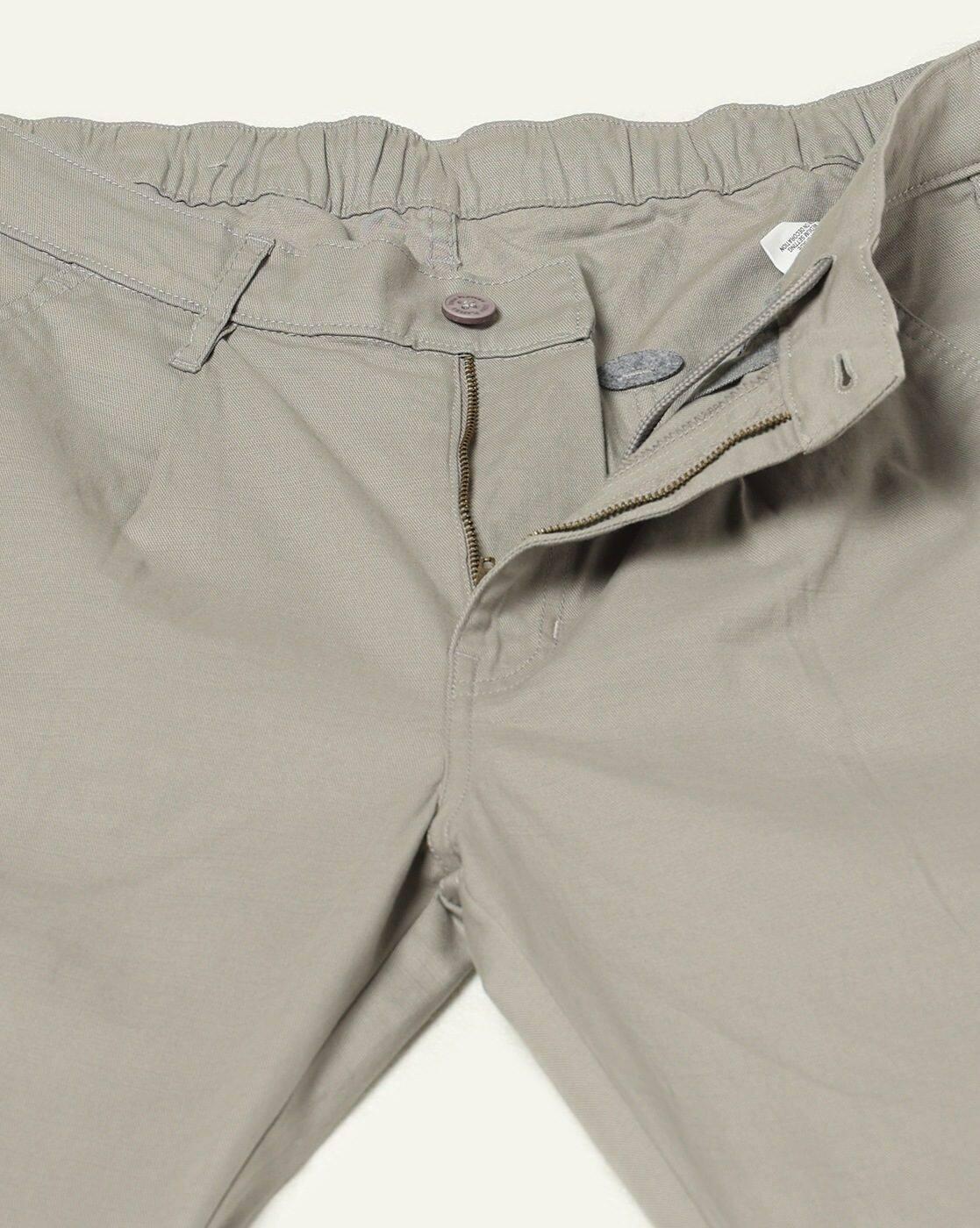 Men Straight Fit Pleated Chinos