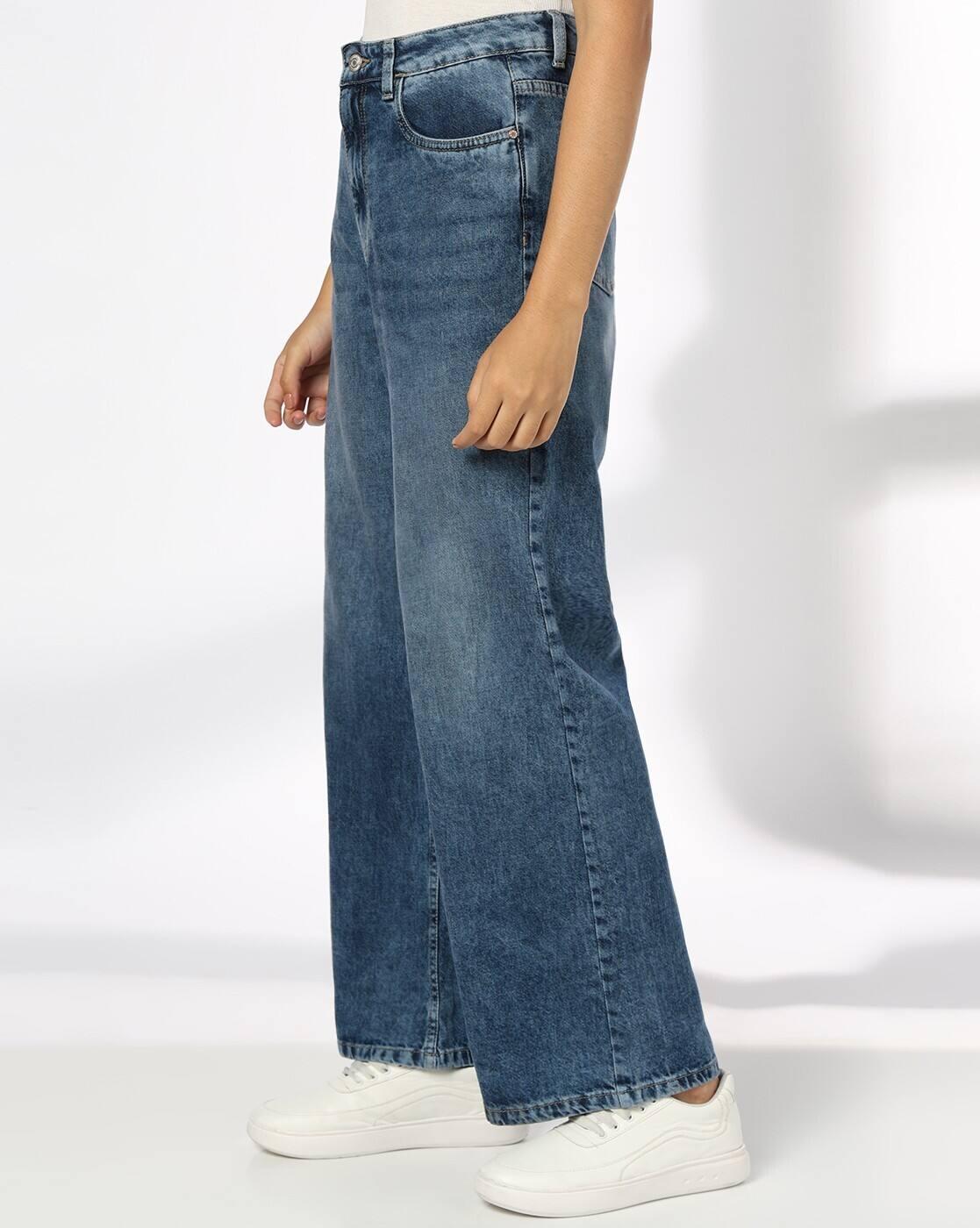 Women Lightly Washed Wide-Leg Jeans