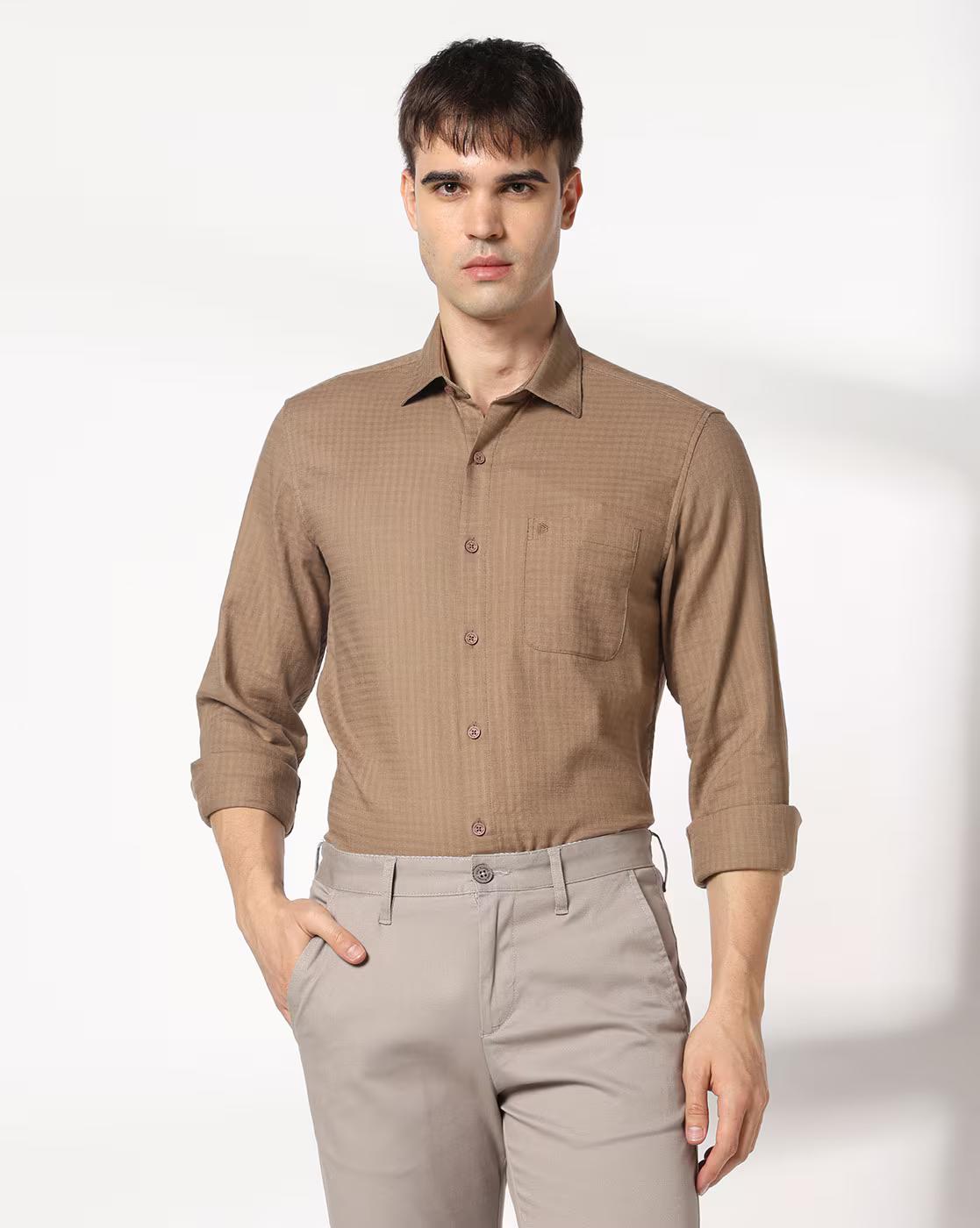 Men Checked Slim Fit Shirt with Patch Pocket