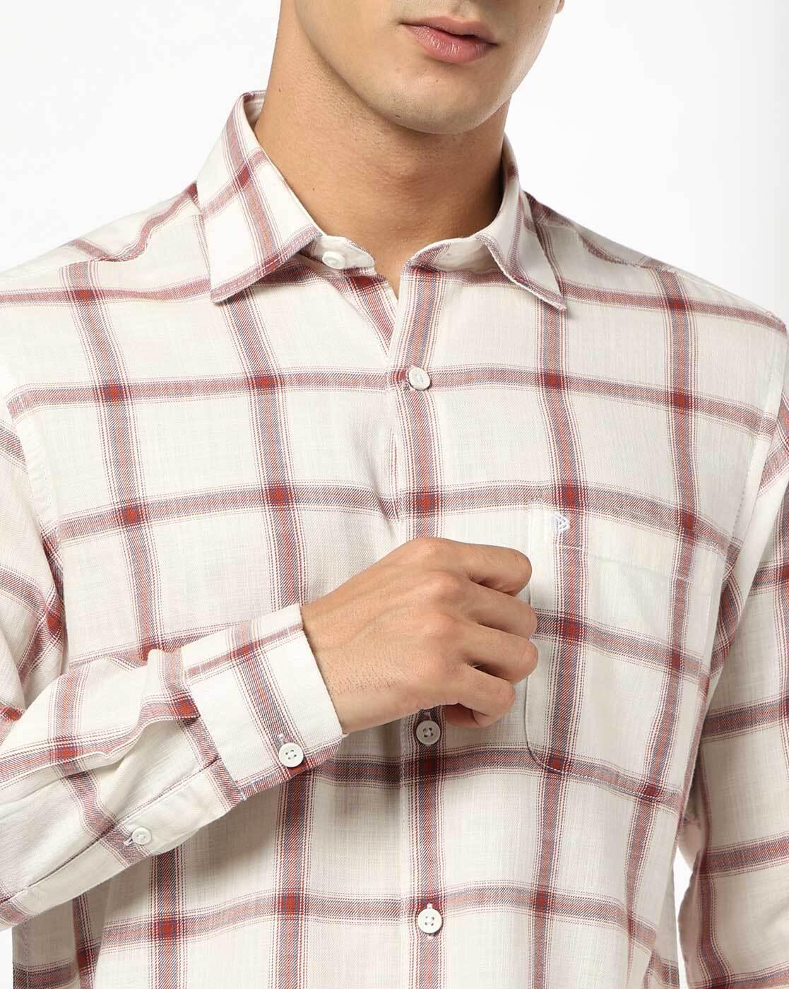 Men Checked Slim Fit Shirt with Patch Pocket