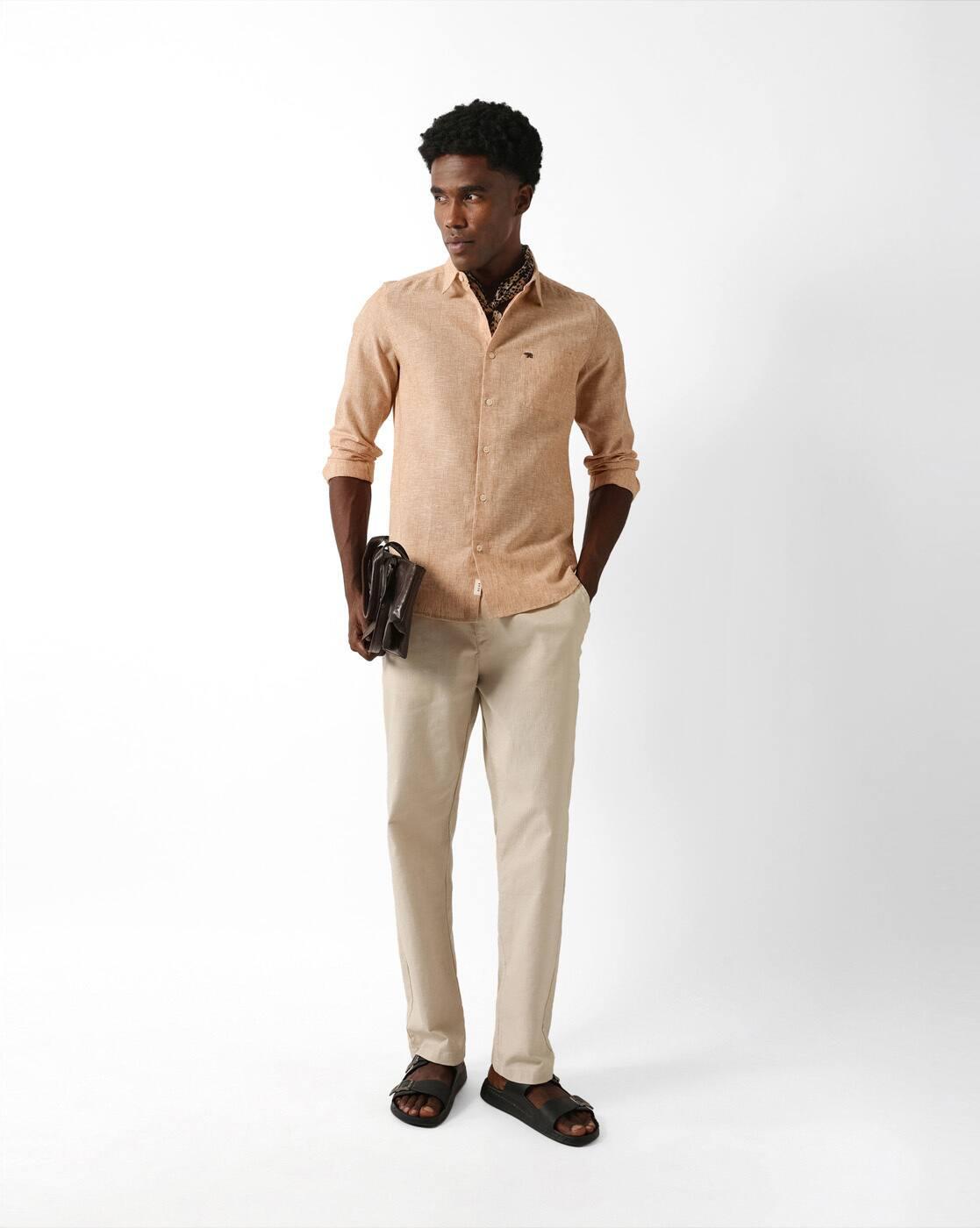 Men Heathered Cotton Blend Slim Fit Shirt