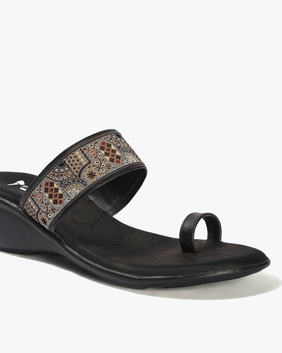 Women Embroidered Toe-Ring Sandals