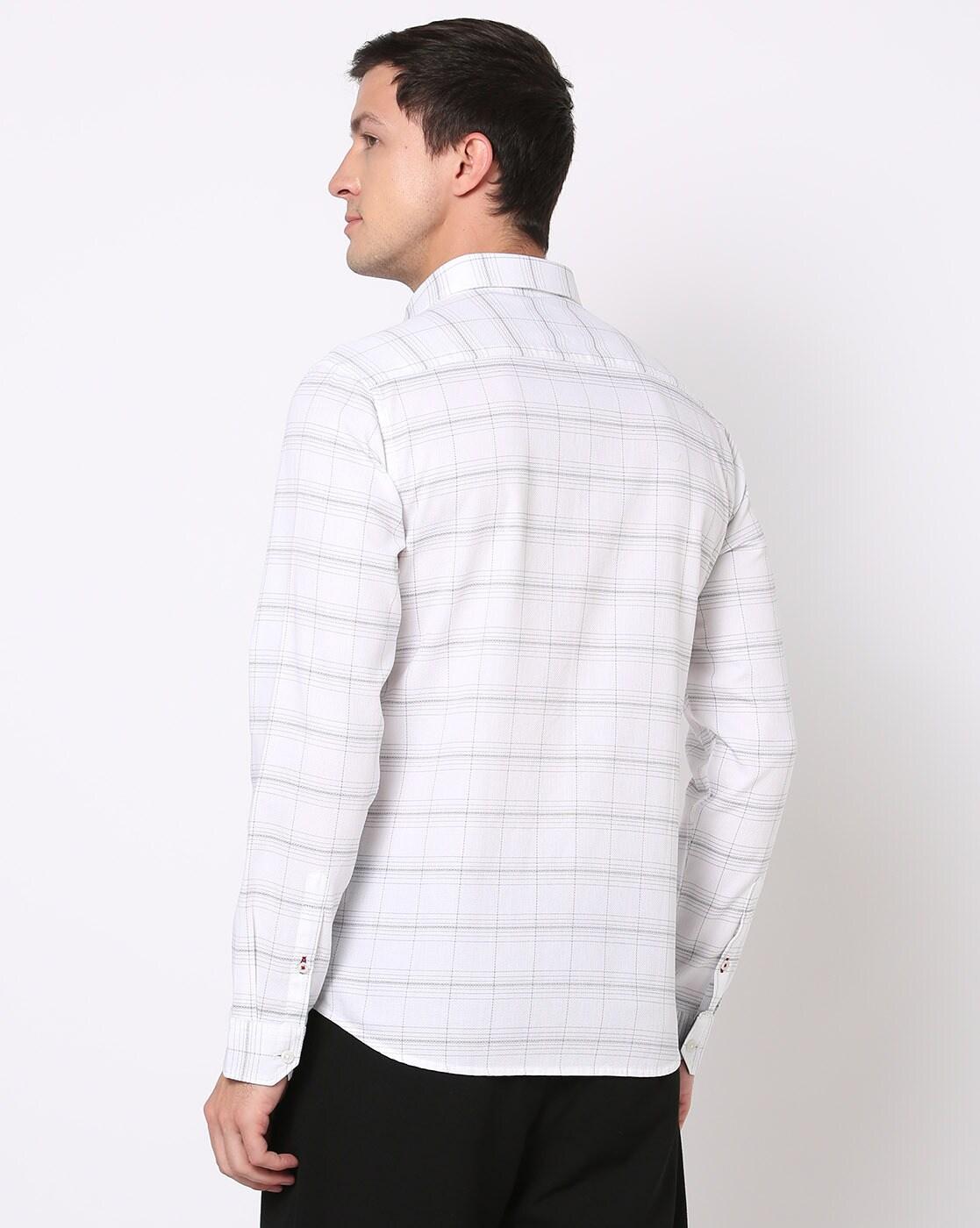Men Checked Slim Fit Shirt with Patch Pocket