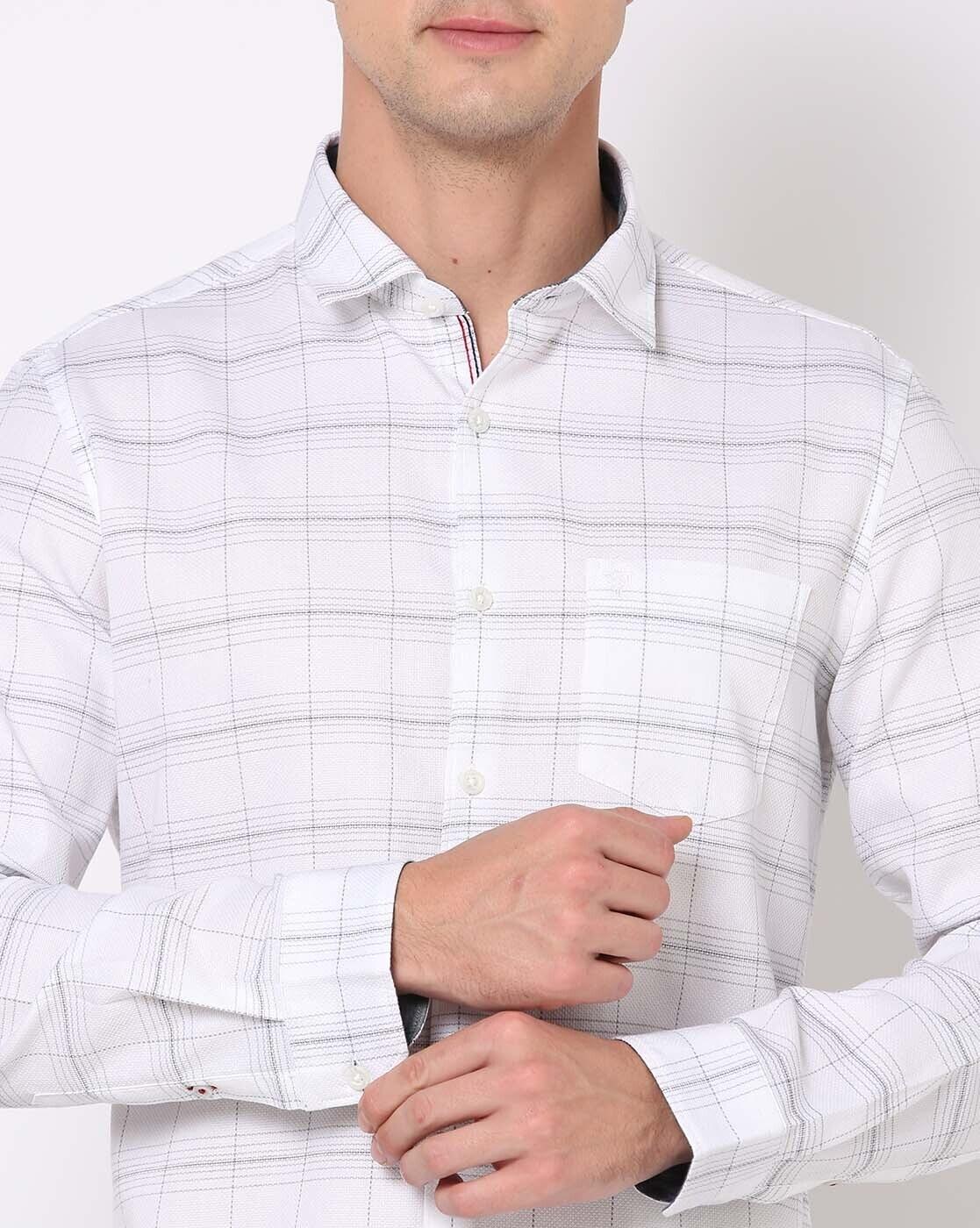 Men Checked Slim Fit Shirt with Patch Pocket