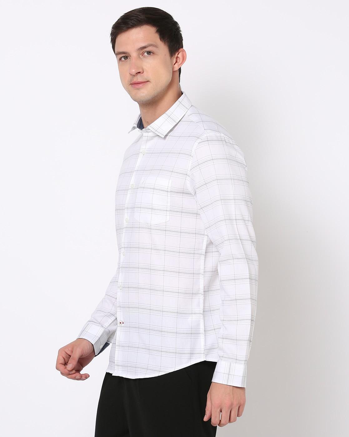 Men Checked Slim Fit Shirt with Patch Pocket