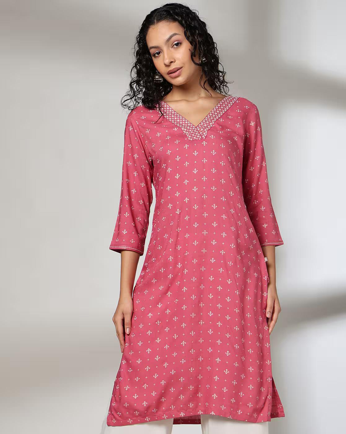 V NECK JAAL EMB AOP KURTA, PINK, XS