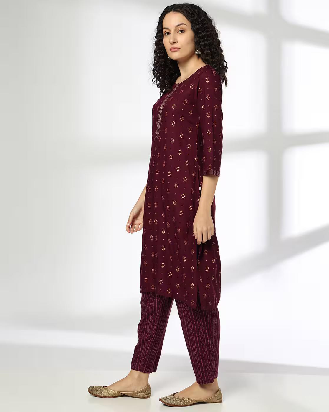 DIAMOND PETAL PLACKET EMB SET, MAROON, S