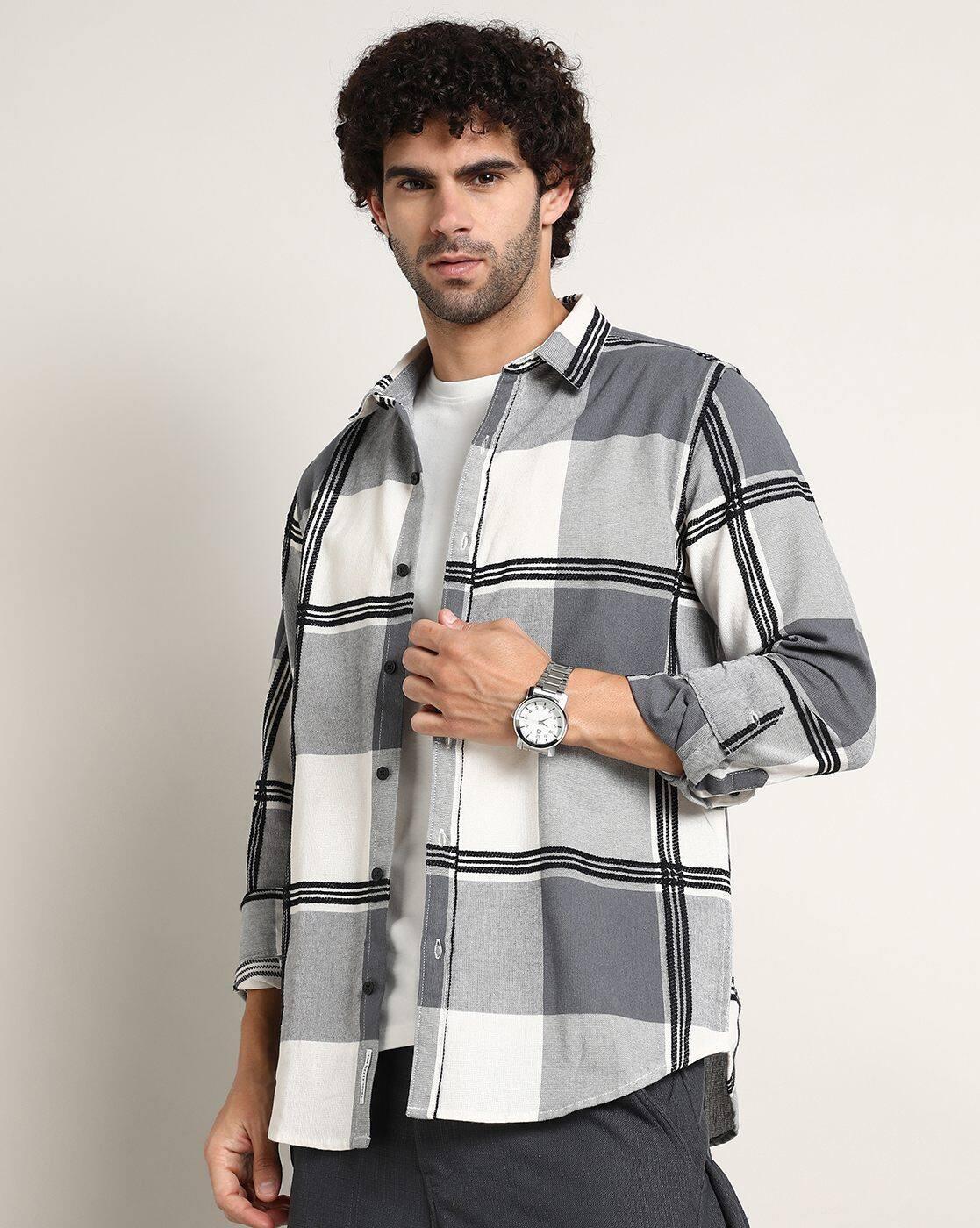 Men Checked Regular Fit Shirt with Spread Collar