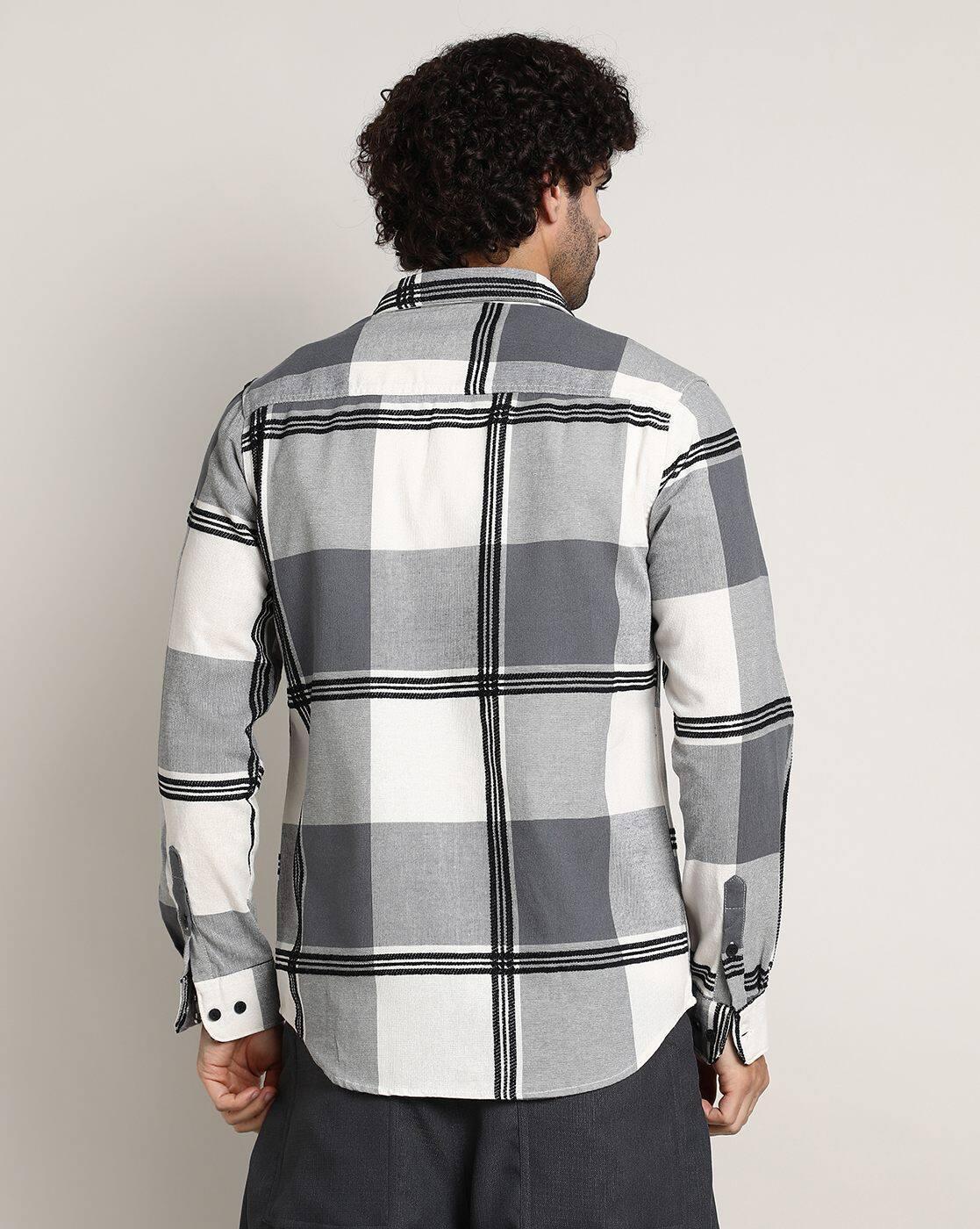 Men Checked Regular Fit Shirt with Spread Collar
