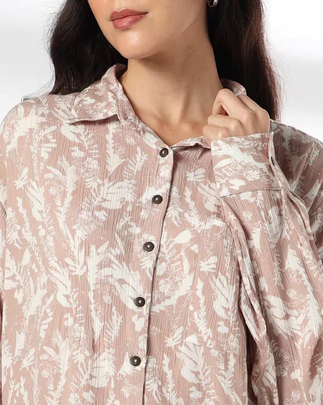 Boxy Cropped Shirt with Patch, BEIGE, L
