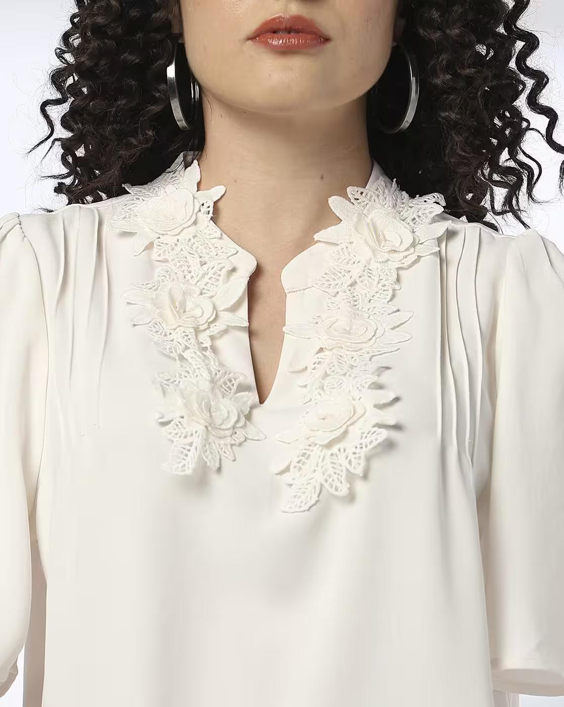 FRONT APPLIQUE TOP WITH FL, OFF WHITE, L