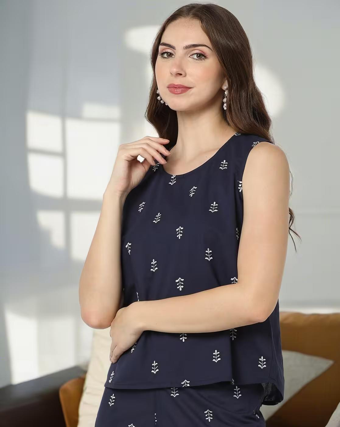 Embroidered top, NAVY, XS