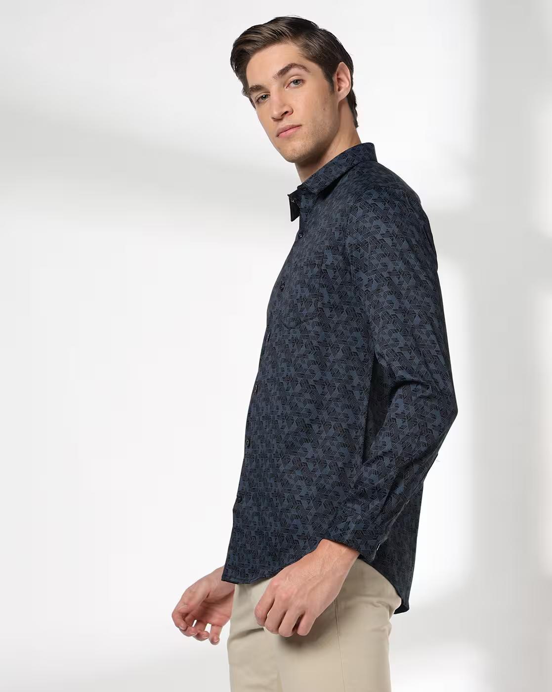 Men Printed Slim Fit Shirt with Patch Pocket