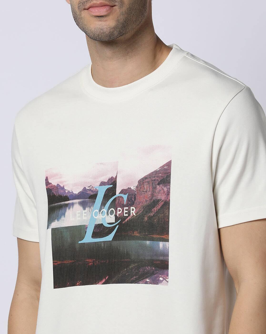 Men Graphic Print Relaxed Fit Crew-Neck T-Shirt