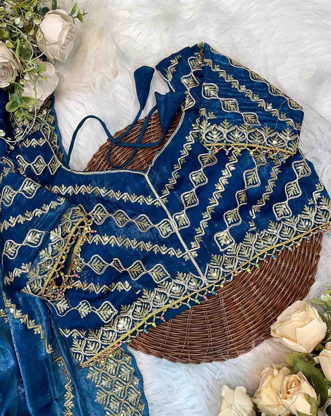 Women Embellished Silk Saree