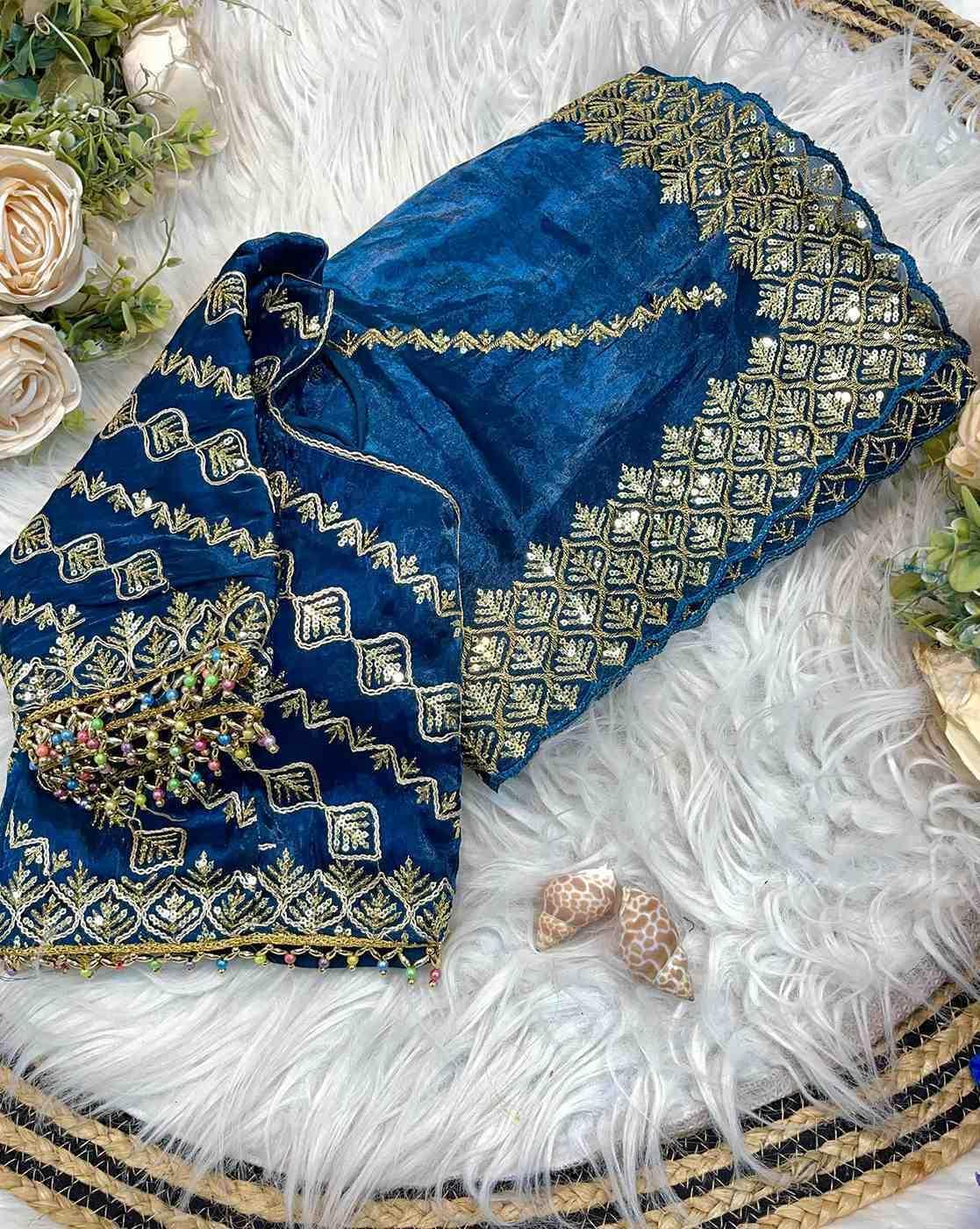 Women Embellished Silk Saree