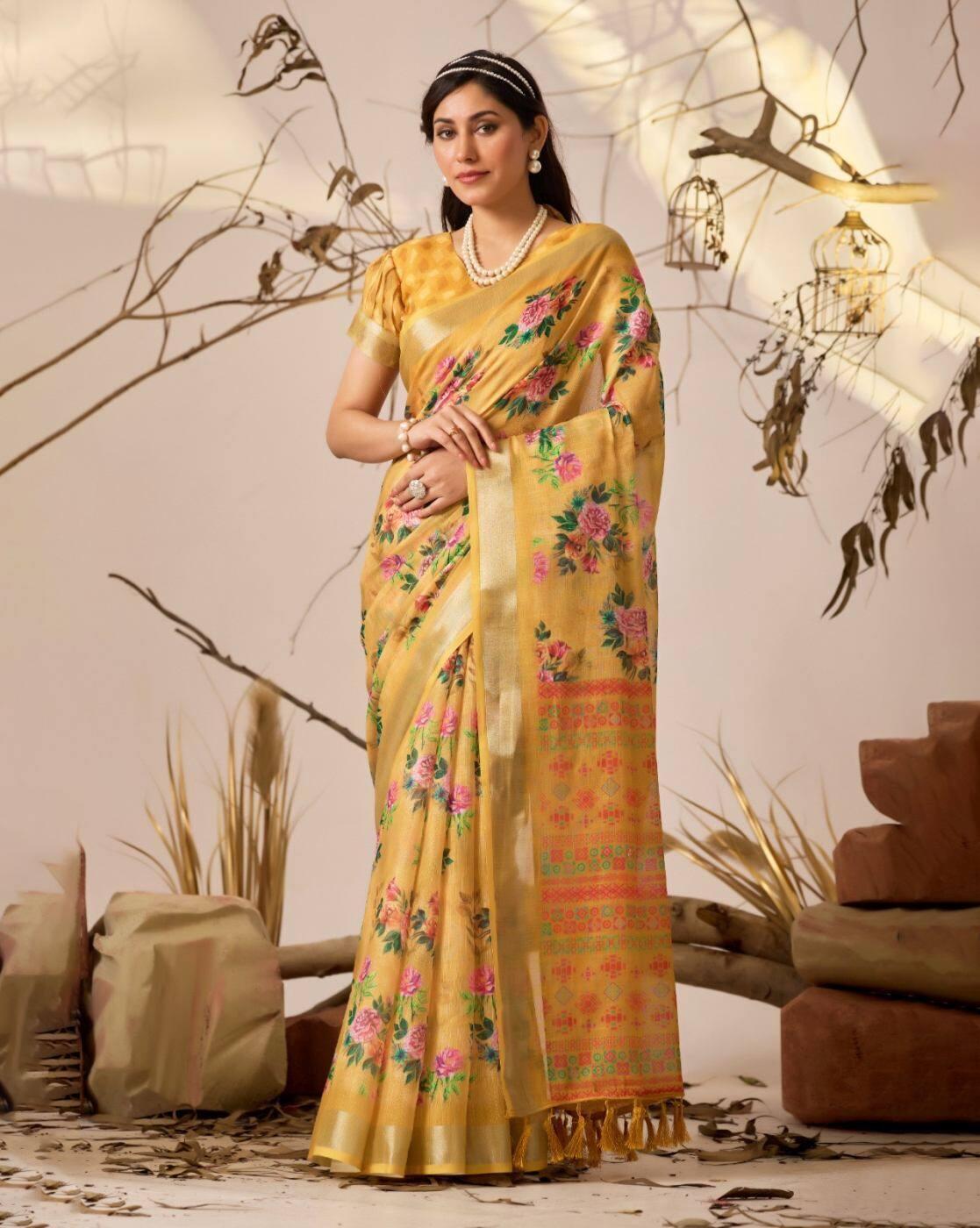 Women Floral Print Traditional Saree with Blouse Piece