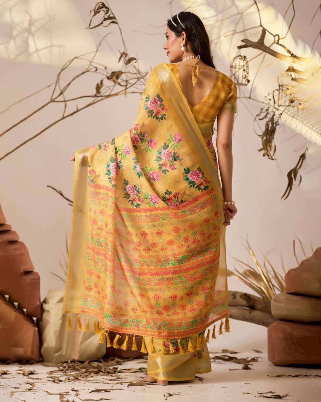 Women Floral Print Traditional Saree with Blouse Piece