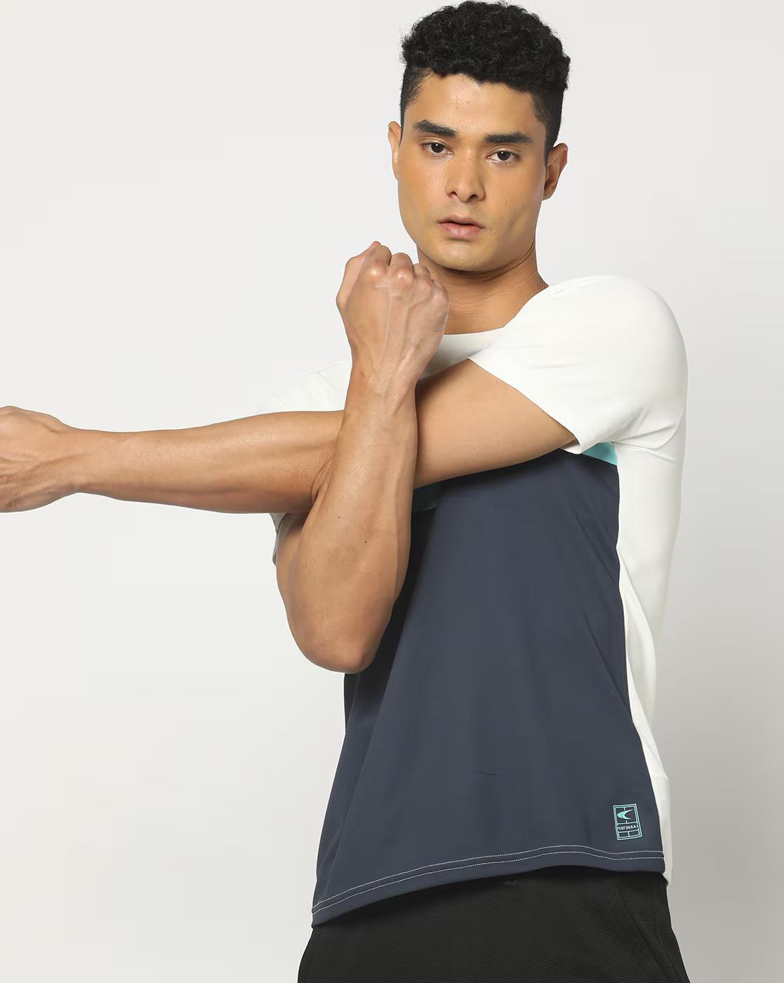 Men Colourblock Regular Fit Crew-Neck T-Shirt
