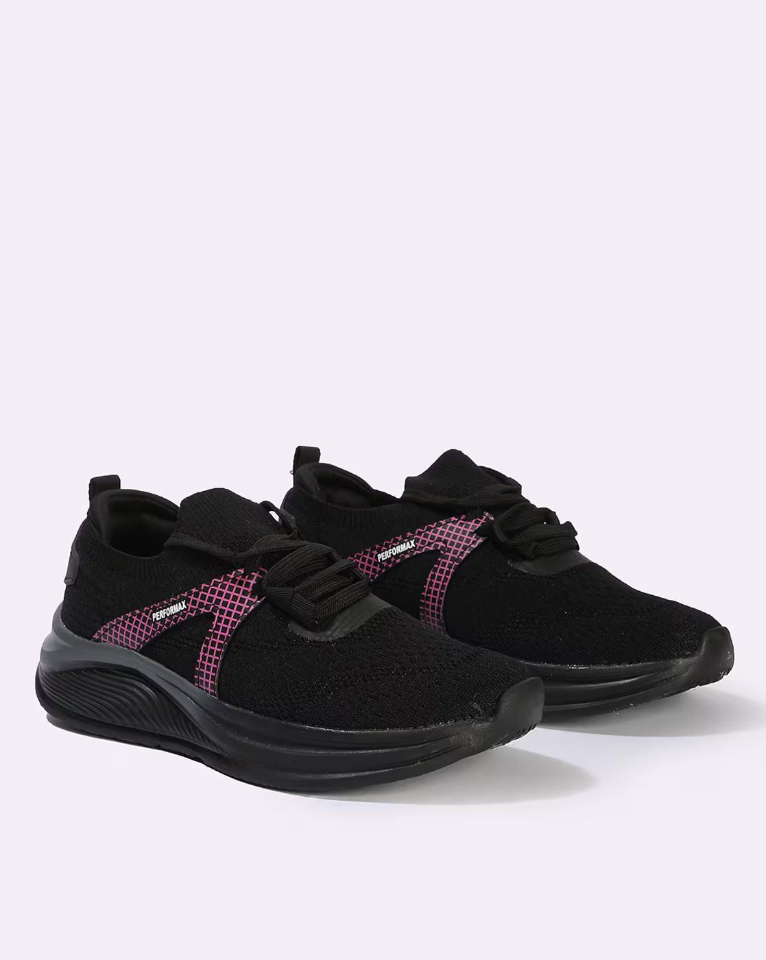 Women Low-Top Styx Walking Shoes