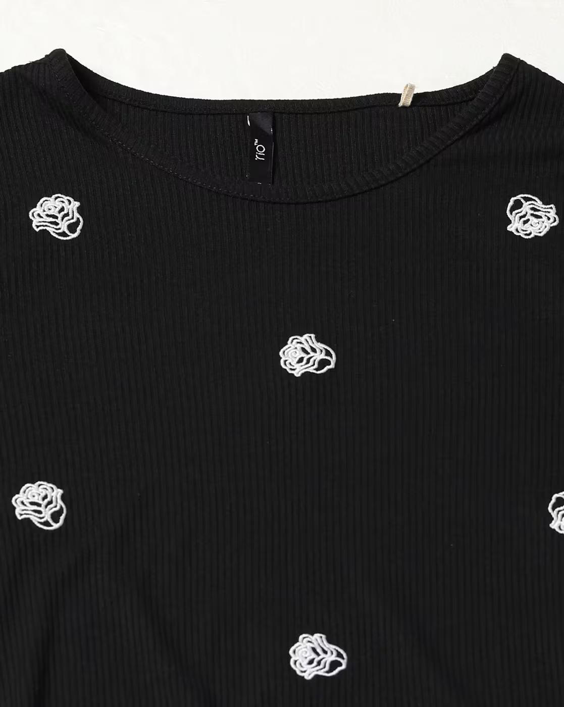 All Over Rose Embroidery Tee, BLACK, M