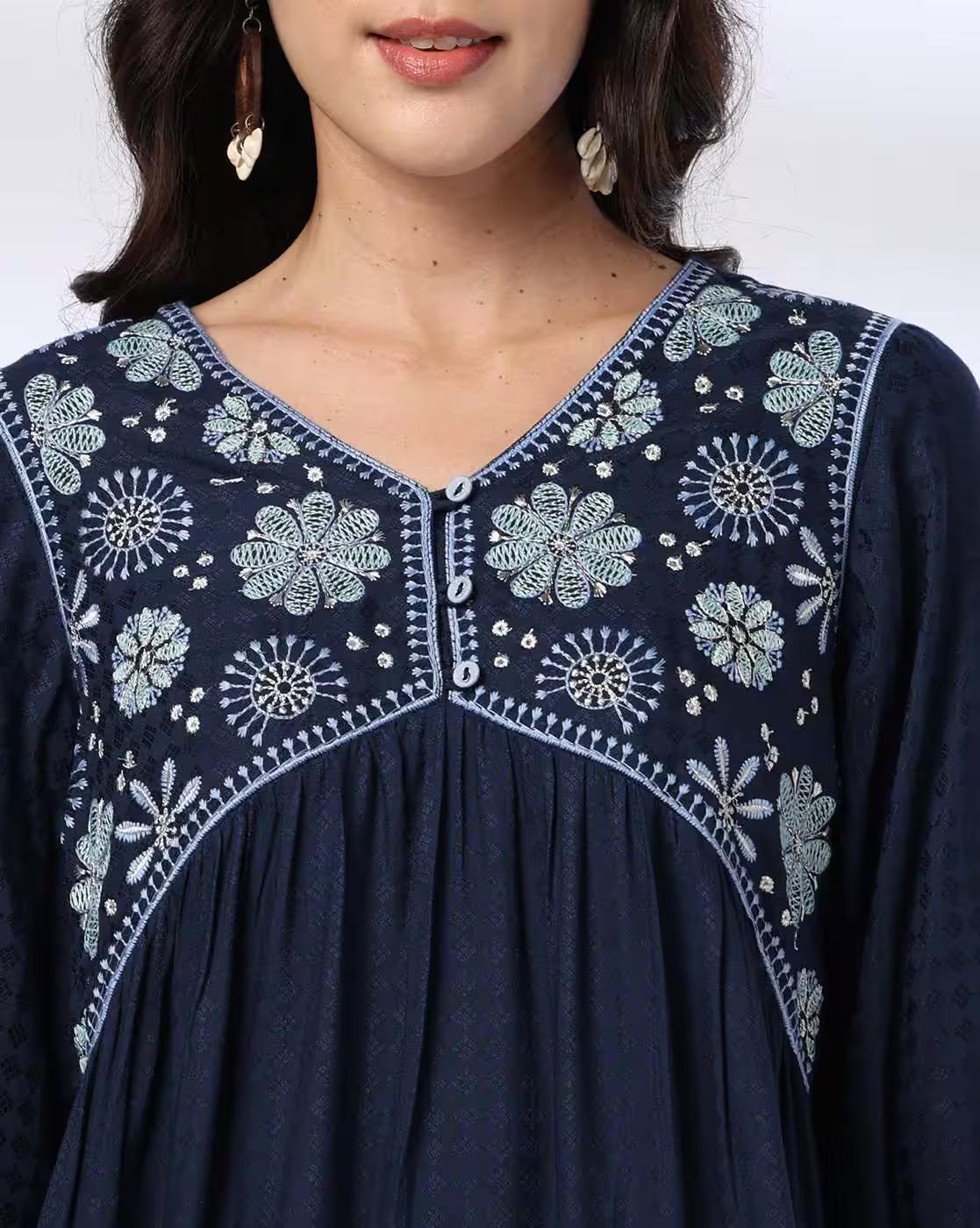 slanted embroidered empire ti, INDIGO, L