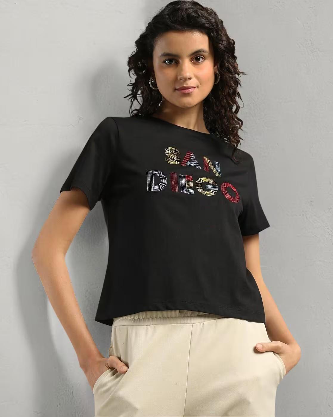 REGULAT FIT TEE, BLACK