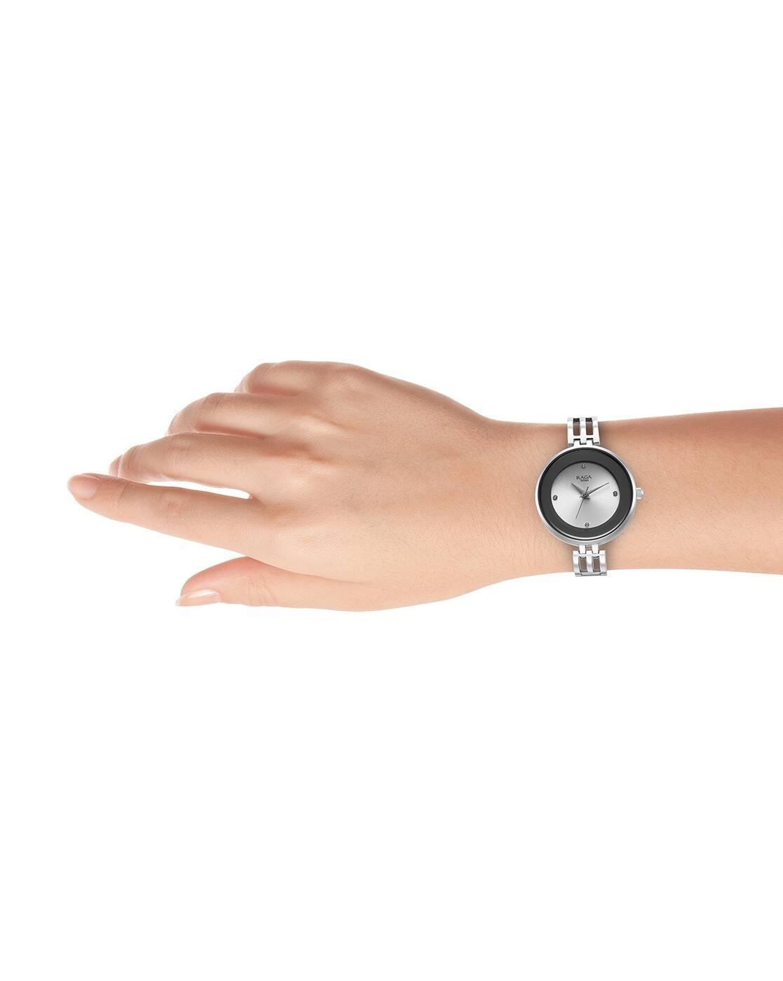 Women Raga Showstopper Analogue Watch- 95264SM01